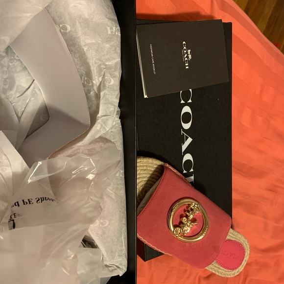 Sandals never worn - Picture 1 of 1